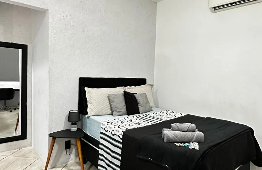 Black House-1